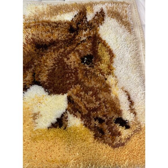 Vintage 70s Latch Hook Brown Horse Head Finished Gallery Wall Art or Rug 20x29” - Picture 1 of 7